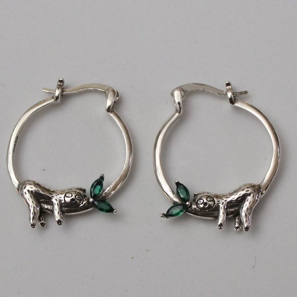 New Sleeping Sloth 925 Sterling Silver Hoop Earrings E44 - Picture 1 of 3